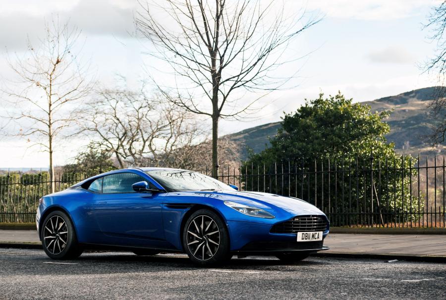 Aston Martin DB11 2016 года  (UK) (фото 2 из 33)